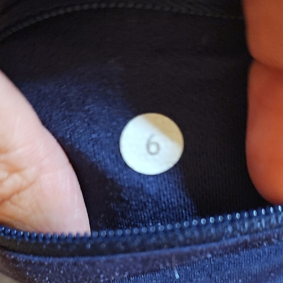 Lululemon Athletica Run Chase Me Navy Blue Skirt - Picture 6 of 11